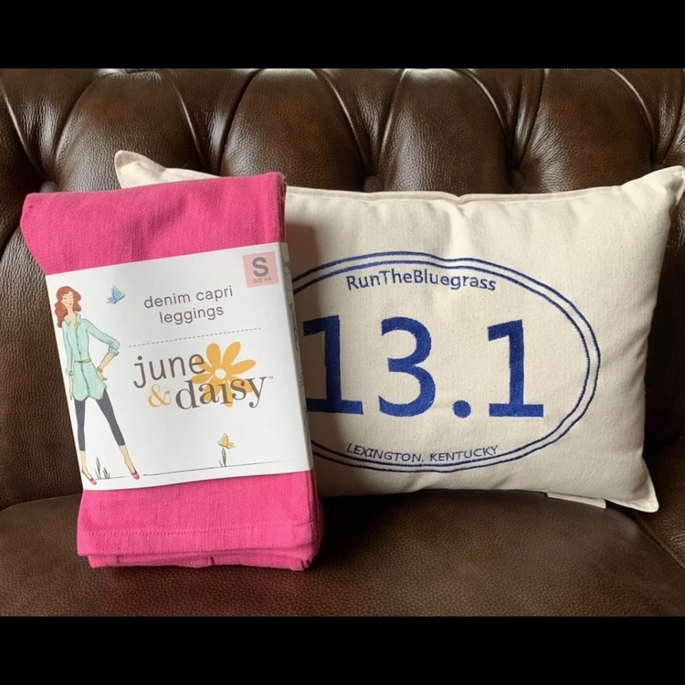 NWT June & Daisy Womens Denim Capri Leggings Small 4/6 by HUE Paradise Pink